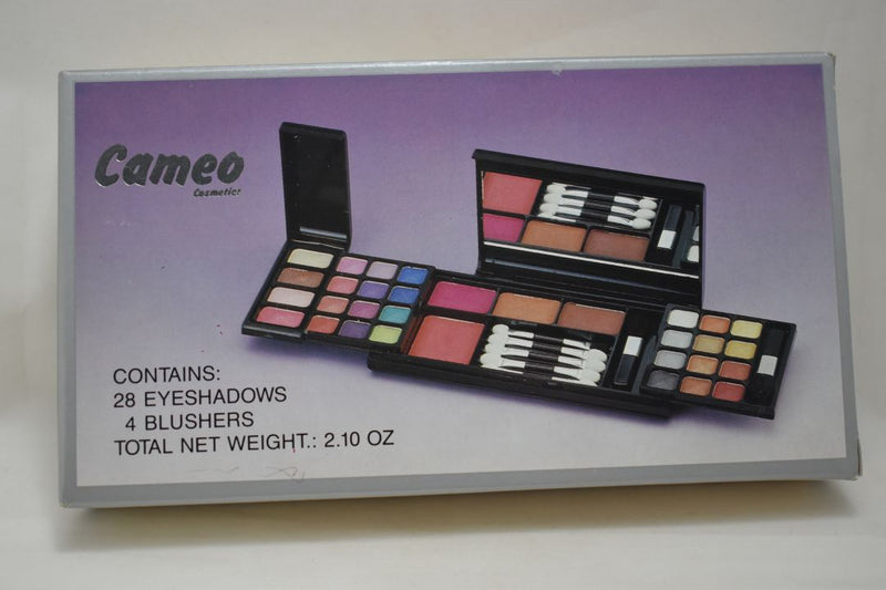 CAMEO COSMETICS KIT MAKE-UP (8607) 28 EYE SHADOWS + 4 BLUSHES / Σετ Μακιγιάζ 28 (Σκιές Ματιών) + 4 (Ρουζ)  NET WT 2.10 OZ.