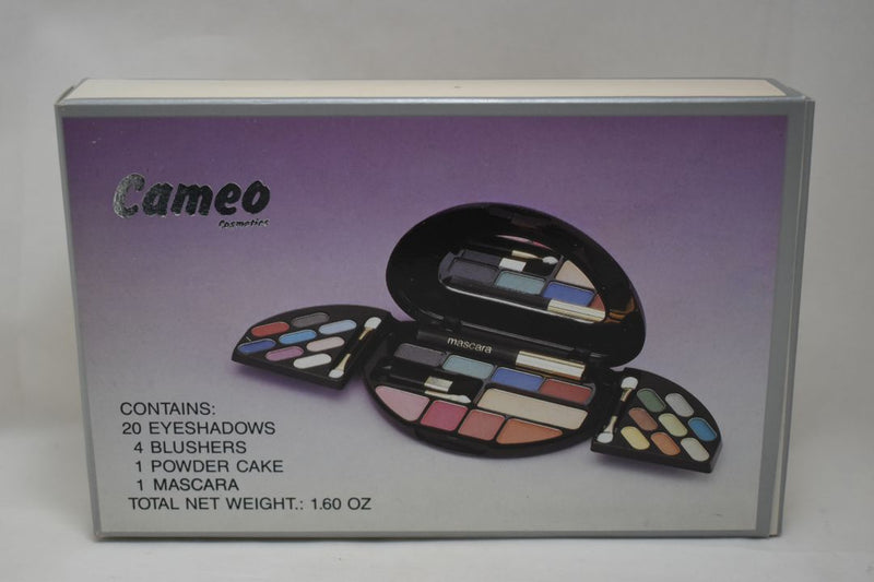 CAMEO COSMETICS KIT MAKE-UP (8860) 20 EYE SHADOWS + 4 BLUSHES + 1 COMPACT POWDER / Σετ Μακιγιάζ 20 (Σκιές Ματιών) + 4 (Ρουζ) + 1 Συμπαγής Πούδρα NET WT 1.60 OZ.