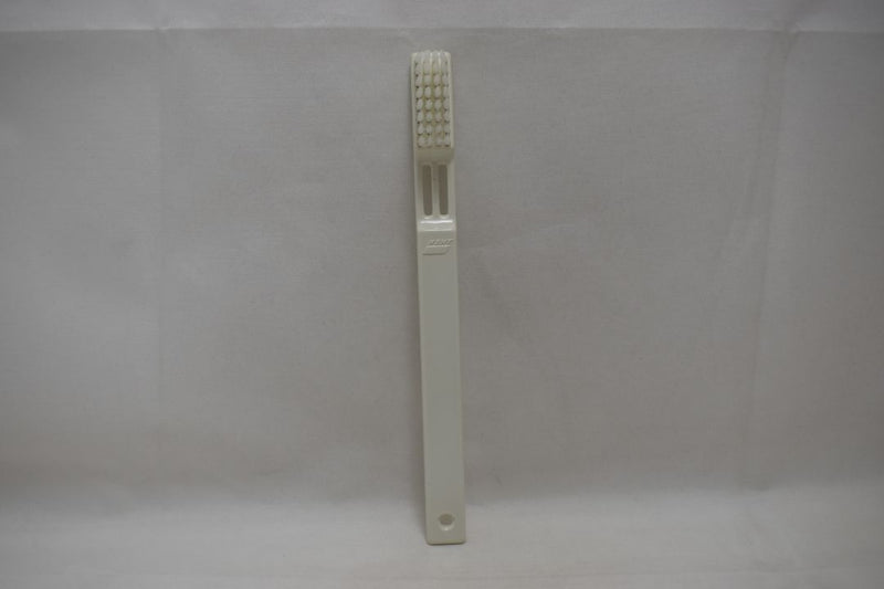 KENT 2000 NYLON ORIGINAL  TOOTHBRUSH  STRAIGHT TUFT WHITE COLOR (VERSION 1980) A NEW ANGLE FOR DOUBLE DENTAL CARE / ΟΔΟΝΤΟΒΟΥΡΤΣΑ 2000 ΜΕ ΙΣΙΕΣ ΤΡΙΧΕΣ ΓΙΑ ΔΙΠΛΗ ΟΔΟΝΤΙΑΤΡΙΚΗ ΦΡΟΝΤΙΔΑ  ΧΡΩΜΑΤΟΣ ΛΕΥΚΟΥ.