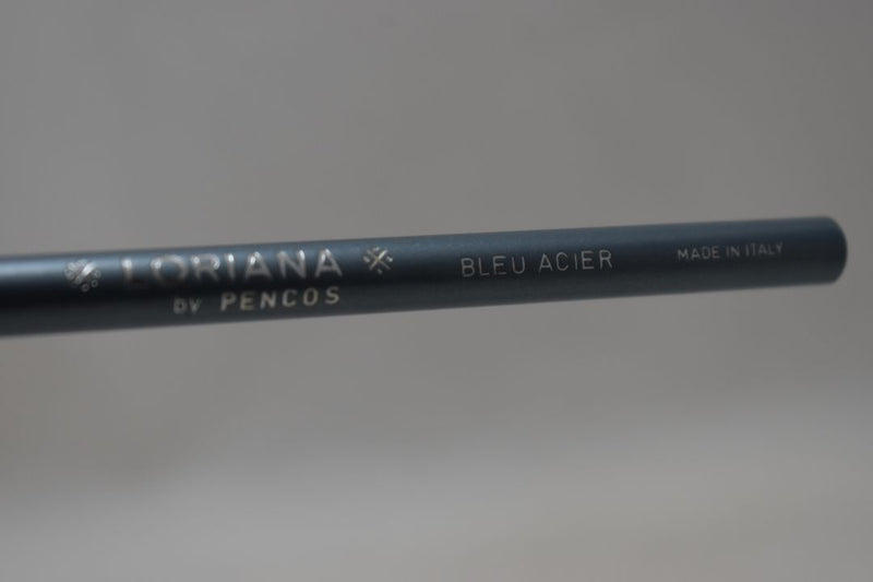 LORIANA BY PENCOS ITALY COSMETIC EYE- KOHL (KAJAL)-LIP LINERS / Μολύβι Όλα Μέσα, Απαλό και Λείο (Kajal) για τα Μάτια, για τα Φρύδια, και για τα Χείλια, σε Απόχρωση (BLEU ACIER - Μπλε του Ατσαλιού / Χάλυβα / Γκρι Μπλε).