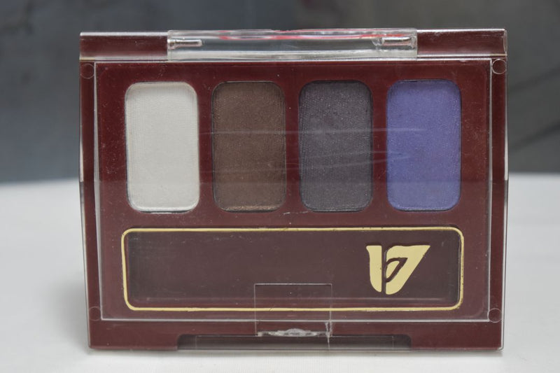 SEVENTEEN 17 COSMETICS CAKE EYE SHADOW 4 COLOUR SET   (PALETTES No 01 -  PLUMS) / Συμπαγής Τετραπλή Σκιά Ματιών -  (COLLECTION 01) -  Σε Απόχρωση (Εκρού - Καφέ - Πράσινο - Δαμασκηνί) 8 g.