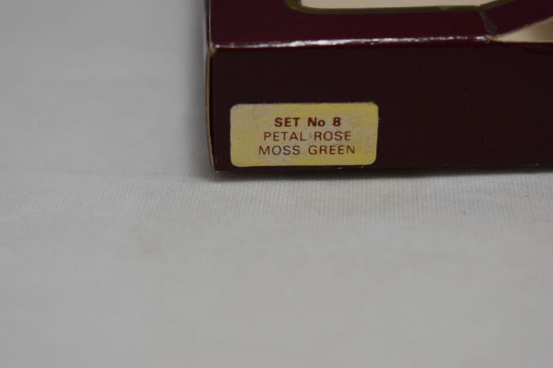 SEVENTEEN 17 COSMETICS CAKE EYE SHADOW DUO (No 8 PETAL ROSE - MOSS GREEN) / Συμπαγής Διπλή Σκιά Ματιών -  (COLLECTION 8) -  Σε Απόχρωση (Ροζ - Βαθύ Πράσινο) 4 g.