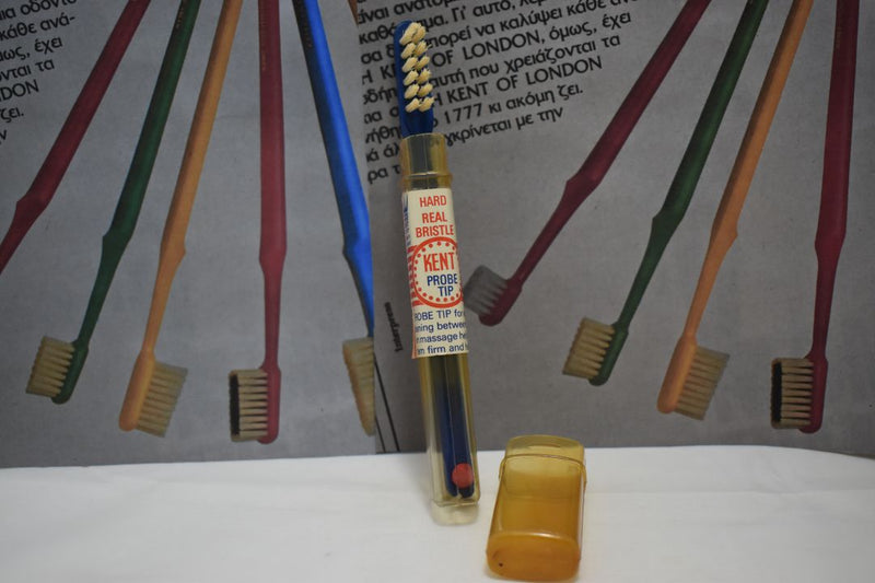 KENT OF LONDON ORIGINAL TOOTHBRUSH (HARD) STRAIGHT TUFT REAL BRISTLE PROBE TIP COLOR BLUE (VERSION 1976) / ΟΔΟΝΤΟΒΟΥΡΤΣΑ ΜΕ ΙΣΙΕΣ ΚΑΙ ΑΥΘΕΝΤΙΚΕΣ ΤΡΙΧΕΣ (ΣΚΛΗΡΕΣ) ΚΑΙ ΜΥΤΗ ΚΕΦΑΛΗΣ ΑΙΣΘΗΤΗΡΑ ΓΙΑ ΜΑΖΑΖ ΧΡΩΜΑΤΟΣ ΜΠΛΕ.