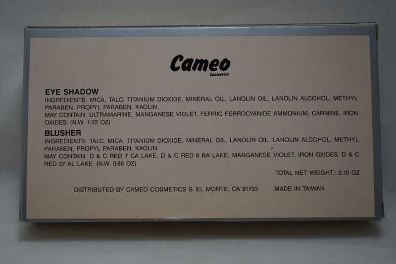 CAMEO COSMETICS KIT MAKE-UP (8607) 28 EYE SHADOWS + 4 BLUSHES / Σετ Μακιγιάζ 28 (Σκιές Ματιών) + 4 (Ρουζ)  NET WT 2.10 OZ.
