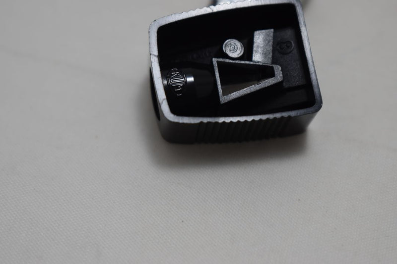 FASHION BAZAAR LIP PENCIL + PENCIL SHARPENER / Μολύβι Χειλιών + Ξύστρα Μολυβιών, σε Απόχρωση (NATURAL - ΦΥΣΙΚΟ) 1.6 g.