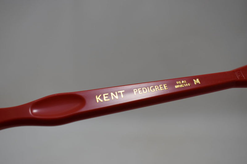 KENT OF LONDON ORIGINAL TOOTHBRUSH (MEDIUM) STRAIGHT TUFT REAL BRISTLE RED COLOR (VERSION 1977) / ΟΔΟΝΤΟΒΟΥΡΤΣΑ ΜΕ ΙΣΙΕΣ ΚΑΙ ΑΥΘΕΝΤΙΚΕΣ ΤΡΙΧΕΣ (ΜΕΣΑΙΑΣ ΣΚΛΗΡΟΤΗΤΑΣ) ΧΡΩΜΑΤΟΣ KOKKINOY.