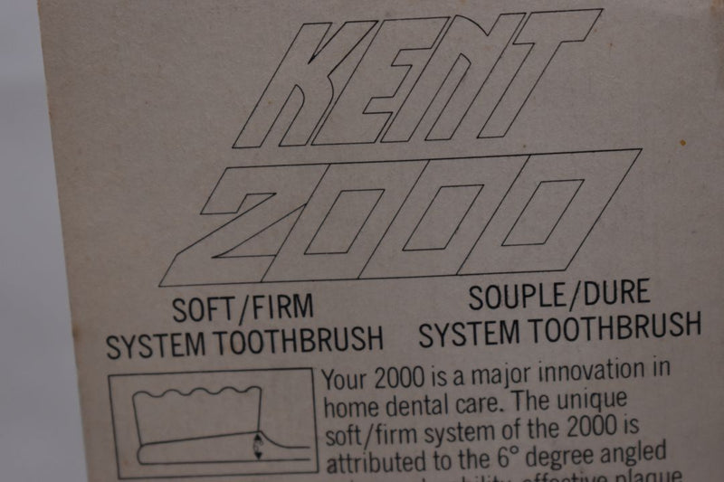 KENT 2000 ORIGINAL TOOTHBRUSH  STRAIGHT TUFT REAL BRISTLE YELLOW COLOR  (VERSION 1979) A NEW ANGLE FOR DOUBLE DENTAL CARE / ΟΔΟΝΤΟΒΟΥΡΤΣΑ 2000 ΜΕ ΙΣΙΕΣ ΚΑΙ ΑΥΘΕΝΤΙΚΕΣ ΤΡΙΧΕΣ ΓΙΑ ΔΙΠΛΗ ΟΔΟΝΤΙΑΤΡΙΚΗ ΦΡΟΝΤΙΔΑ  ΧΡΩΜΑΤΟΣ ΚΙΤΡΙΝΟΥ.