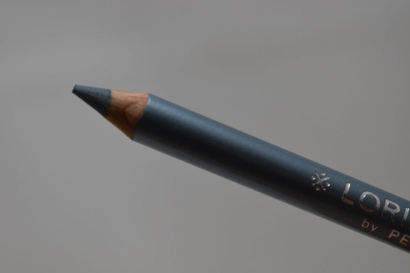 LORIANA BY PENCOS ITALY COSMETIC EYE- KOHL (KAJAL)-LIP LINERS / Μολύβι Όλα Μέσα, Απαλό και Λείο (Kajal) για τα Μάτια, για τα Φρύδια, και για τα Χείλια, σε Απόχρωση (BLEU ACIER - Μπλε του Ατσαλιού / Χάλυβα / Γκρι Μπλε).