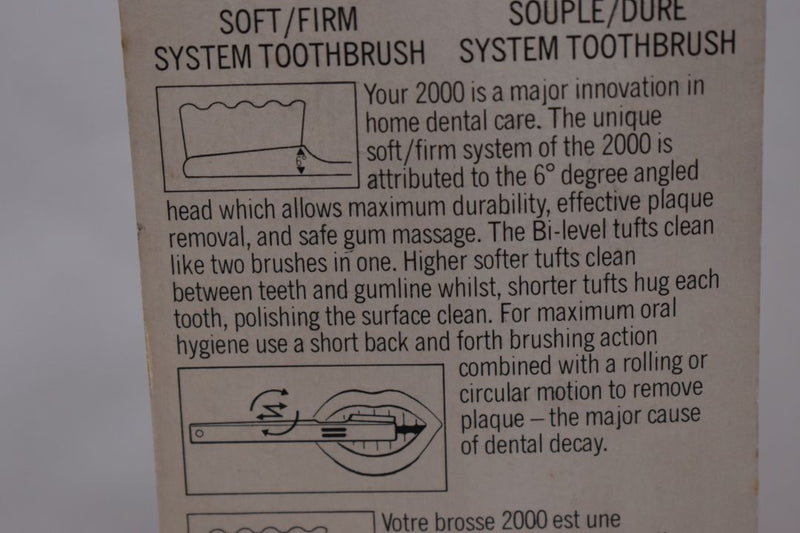 KENT 2000 ORIGINAL  TOOTHBRUSH  STRAIGHT TUFT REAL BRISTLE WHITE COLOR (VERSION 1979) A NEW ANGLE FOR DOUBLE DENTAL CARE / ΟΔΟΝΤΟΒΟΥΡΤΣΑ 2000 ΜΕ ΙΣΙΕΣ ΚΑΙ ΑΥΘΕΝΤΙΚΕΣ ΤΡΙΧΕΣ ΓΙΑ ΔΙΠΛΗ ΟΔΟΝΤΙΑΤΡΙΚΗ ΦΡΟΝΤΙΔΑ  ΧΡΩΜΑΤΟΣ ΛΕΥΚΟΥ.