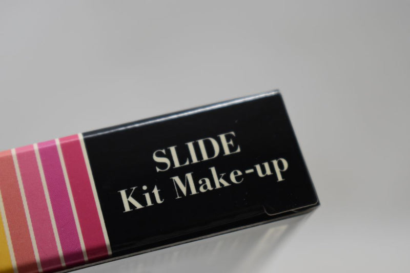 FASHION BAZAAR SLIDE KIT MAKE-UP (0035) 5 EYE SHADOW SATIN + 1 BLUSH + 1 INDIAN EART + 1 COMPACT LIP POWDER / 5 ΣΚΙΕΣ ΜΑΤΙΩΝ ΣΑΤΙΝΕ 3,5 g + 1 ΡΟΥΖ 1,7 g + 1 ΠΟΥΔΡΑ ΙΝΔΙΚΗΣ ΓΗΣ 1,7 g + 1 ΣΥΜΠΙΕΣΜΕΝΗ ΠΟΥΔΡΑ ΧΕΙΛΙΩΝ 1,7 g.