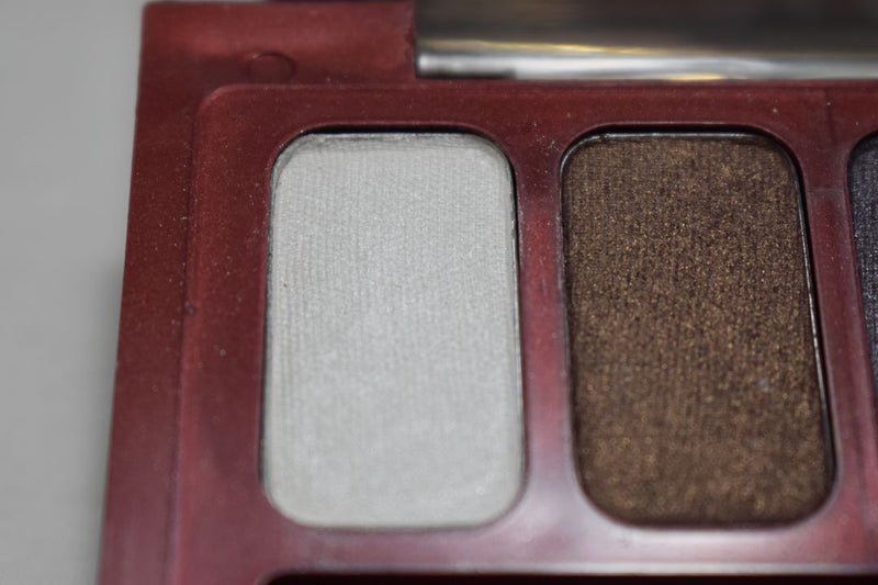 SEVENTEEN 17 COSMETICS CAKE EYE SHADOW 4 COLOUR SET   (PALETTES No 01 -  PLUMS) / Συμπαγής Τετραπλή Σκιά Ματιών -  (COLLECTION 01) -  Σε Απόχρωση (Εκρού - Καφέ - Πράσινο - Δαμασκηνί) 8 g.