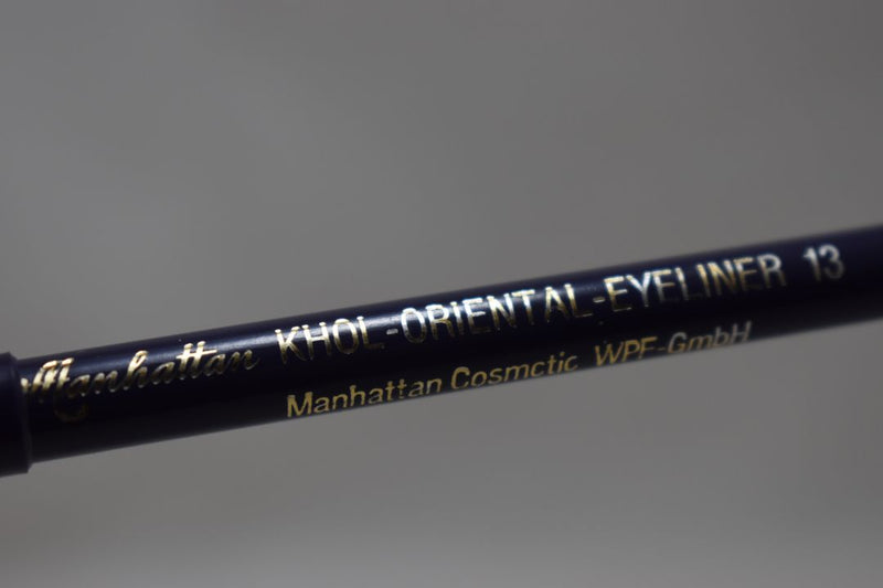 MANHATTAN COSMETICS KHOL - ORIENTAL - EYE LINER (PENCIL) / Μολύβι Ματιών Καζάλ σε Απόχρωση (Νο 13 - Μώβ).