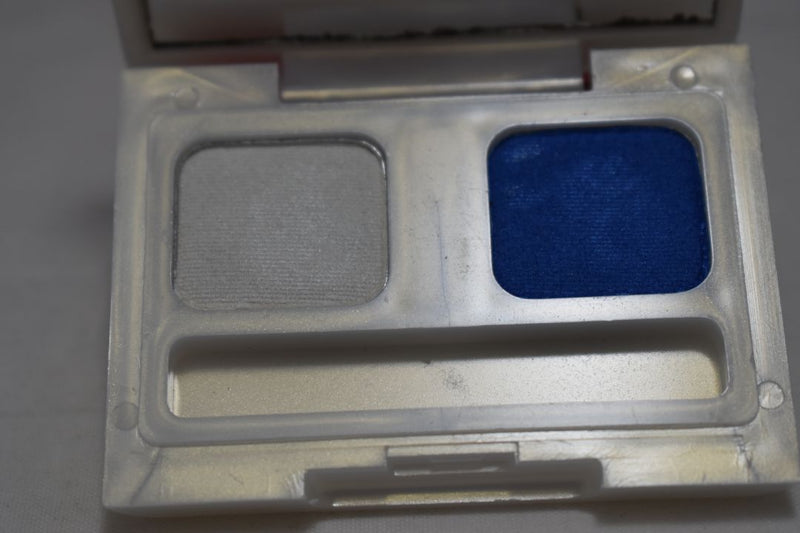 SEVENTEEN 17 COSMETICS CAKE EYESHADOW SUPER IRIDESCENT (No 21 - DUOBLAZE) / Συμπαγής Διπλή Σκιά Ματιών, Σούπερ Ιριδίζουσα -  (COLLECTION 21) -  Σε Απόχρωση (Λευκό - Μπλε) 4.5 g.