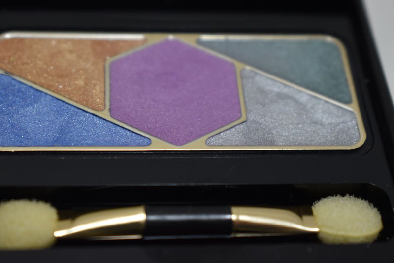 FASHION BAZAAR SLIDE KIT MAKE-UP (0135) 5 EYE SHADOW SATIN + 1 BLUSH + 1 INDIAN EART + 1 COMPACT LIP POWDER / 5 ΣΚΙΕΣ ΜΑΤΙΩΝ ΣΑΤΙΝΕ 3,5 g + 1 ΡΟΥΖ 1,7 g + 1 ΠΟΥΔΡΑ ΙΝΔΙΚΗΣ ΓΗΣ 1,7 g + 1 ΣΥΜΠΙΕΣΜΕΝΗ ΠΟΥΔΡΑ ΧΕΙΛΙΩΝ 1,7 g.