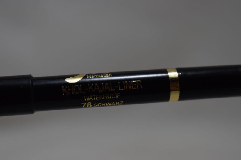 MANHATTAN COSMETICS BIG KHOL-KAJAL- LINER (PENCIL) WATERPROOF / Μολύβι Ματιών Καζάλ, Χονδρό, Αδιάβροχο, σε Απόχρωση (No 78 - SCWARZ - Μαύρο).