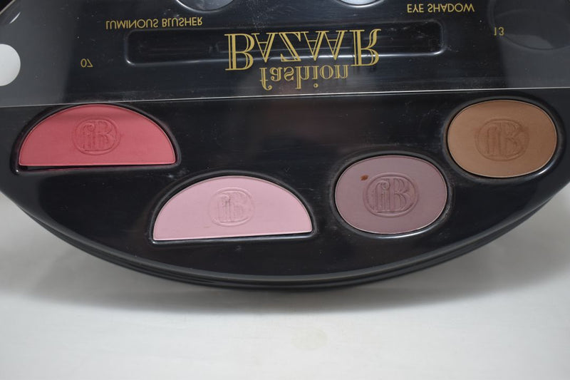 FASHION BAZAAR  KIT MAKE-UP 2 EYE SHADOW (13-HOT BROWN + 14-FALL PLUM) + 2 LUMINOUS BLUSH (07-PURPLE BERRY + 08-PINK PERLAIT / 2 ΣΚΙΕΣ ΜΑΤΙΩΝ Σε απόχρωση (Καυτό Καφέ + Φθινοπωρινό Δαμασκηνί) 6 g + 2 ΦΩΤΕΙΝΑ ΡΟΥΖ (Μωβ Μούρου + Ροζ Περλέ) 8 g - Tester.