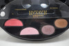 FASHION BAZAAR  KIT MAKE-UP 2 EYE SHADOW (13-HOT BROWN + 14-FALL PLUM) + 2 LUMINOUS BLUSH (07-PURPLE BERRY + 08-PINK PERLAIT / 2 ΣΚΙΕΣ ΜΑΤΙΩΝ Σε απόχρωση (Καυτό Καφέ + Φθινοπωρινό Δαμασκηνί) 6 g + 2 ΦΩΤΕΙΝΑ ΡΟΥΖ (Μωβ Μούρου + Ροζ Περλέ) 8 g - Tester.