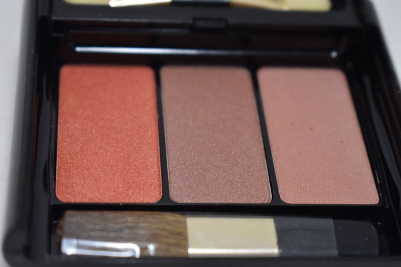 FASHION BAZAAR SLIDE KIT MAKE-UP (0035) 5 EYE SHADOW SATIN + 1 BLUSH + 1 INDIAN EART + 1 COMPACT LIP POWDER / 5 ΣΚΙΕΣ ΜΑΤΙΩΝ ΣΑΤΙΝΕ 3,5 g + 1 ΡΟΥΖ 1,7 g + 1 ΠΟΥΔΡΑ ΙΝΔΙΚΗΣ ΓΗΣ 1,7 g + 1 ΣΥΜΠΙΕΣΜΕΝΗ ΠΟΥΔΡΑ ΧΕΙΛΙΩΝ 1,7 g.