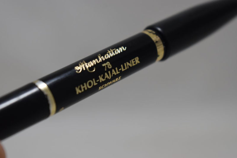 MANHATTAN COSMETICS BIG KHOL-KAJAL- LINER (PENCIL) WATERPROOF / Μολύβι Ματιών Καζάλ, Χονδρό, Αδιάβροχο, σε Απόχρωση (No 78 - SCWARZ - Μαύρο).