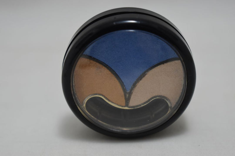 FASHION BAZAAR  FLOWERS MOSAIC TRIO EYE SHADOW (1073) / TRIO OMBRE À PAUPIÈRES / ΤΡΙΠΛΗ ΣΚΙΑ ΜΑΤΙΩΝ - Σε Απόχρωση (ΜΠΛΕ ΘΑΛΑΣΣΙ - ΑΝΟΙΚΤΟ ΚΕΡΑΜΙΔΙ - ΣΟΜΟΝ) 2.8 g.