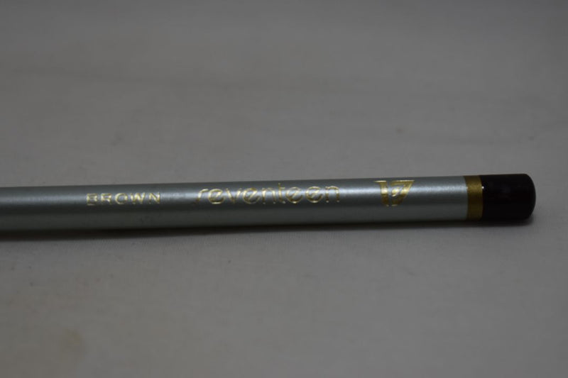 SEVENTEEN 17 COSMETICS EYEBROW PENCIL DOUBLE SIZE (LARGE) / Μολύβι για τα Φρύδια,  Διπλάσιου Μεγέθους, σε Απόχρωση (BROWN - ΚΑΦΕ).