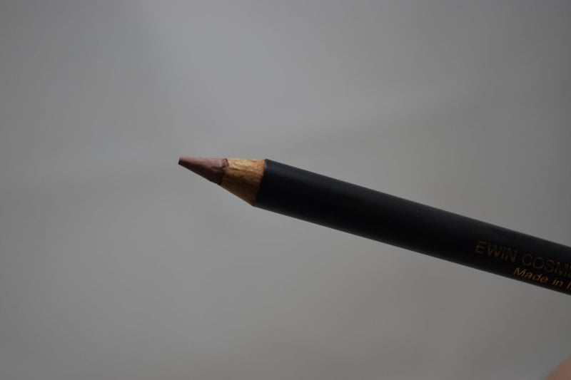 FASHION BAZAAR LIP PENCIL + PENCIL SHARPENER / Μολύβι Χειλιών + Ξύστρα Μολυβιών, σε Απόχρωση (NATURAL - ΦΥΣΙΚΟ) 1.6 g.