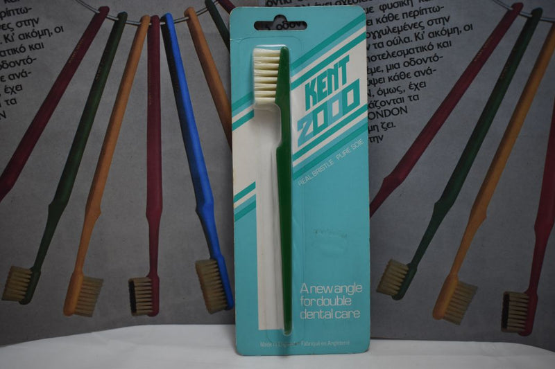 KENT 2000  ORIGINAL TOOTHBRUSH   STRAIGHT TUFT REAL BRISTLE GREEN COLOR (VERSION 1979) A NEW ANGLE FOR DOUBLE DENTAL CARE / ΟΔΟΝΤΟΒΟΥΡΤΣΑ 2000 ΜΕ ΙΣΙΕΣ ΚΑΙ ΑΥΘΕΝΤΙΚΕΣ ΤΡΙΧΕΣ ΓΙΑ ΔΙΠΛΗ ΟΔΟΝΤΙΑΤΡΙΚΗ ΦΡΟΝΤΙΔΑ  ΧΡΩΜΑΤΟΣ ΠΡΑΣΙΝΟΥ.