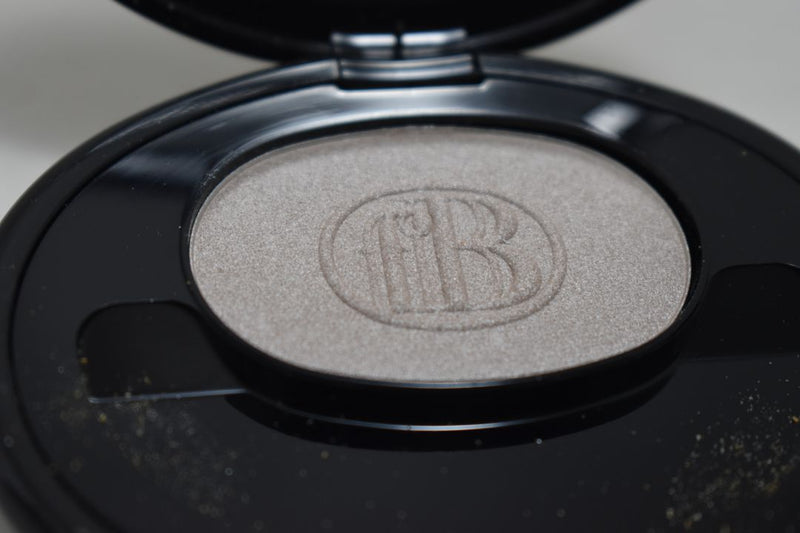 FASHION BAZAAR SINGLE EYE SHADOW / OMBRE À PAUPIÈRES UNIQUE / ΜΟΝΗ ΣΚΙΑ ΜΑΤΙΩΝ σε Απόχρωση (PEARLY - Μαργαριτάρι Σατινέ) 3 g.