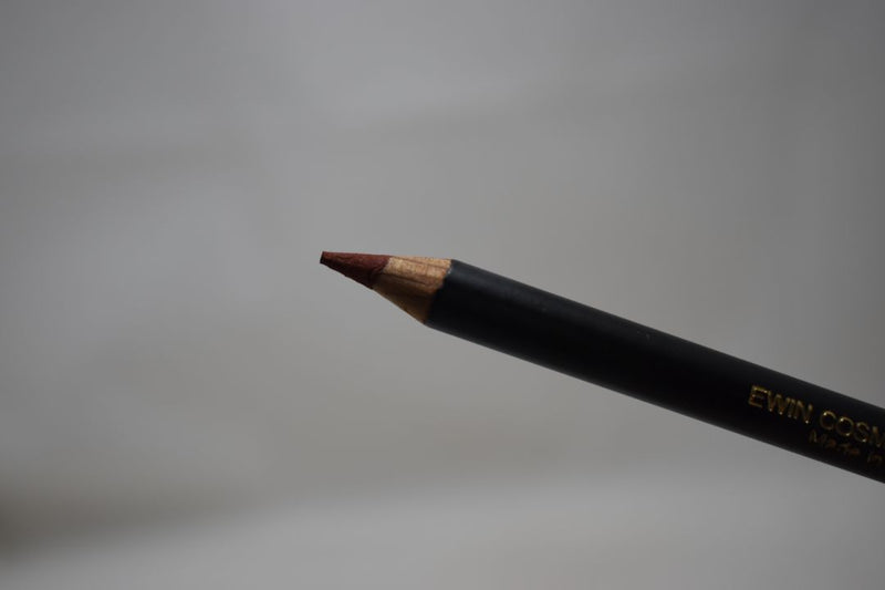 FASHION BAZAAR LIP PENCIL + PENCIL SHARPENER / Μολύβι Χειλιών + Ξύστρα Μολυβιών, σε Απόχρωση (BRONZE - ΧΑΛΚΙΝΟ) 1.6 g.