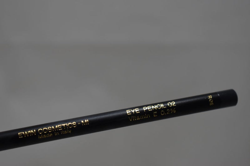 FASHION BAZAAR EYE PENCIL + PENCIL SHARPENER / Μολύβι Ματιών + Ξύστρα Μολυβιών, σε Απόχρωση (GREY - ΓΚΡΙ) 1.6 g.