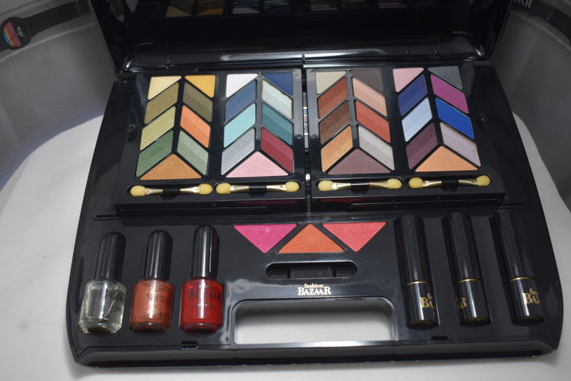 FASHION BAZAAR SYMPHONY KIT MAKE-UP (1404-01) 36 EYE SHADOW+3 BLUSH+2 INDIAN EART+1 TRANSPARENT COMPACT POWDER+1 SKIN COVER+3 LIPS POWDER+1 KAJAL BLACK PENCIL+1 LIP PENCIL+PENCIL SHARPENER+3 LIPSTICKS+3 NAIL-ENAMELS+SLIDE KIT (0035) NET WT 63,8 g.
