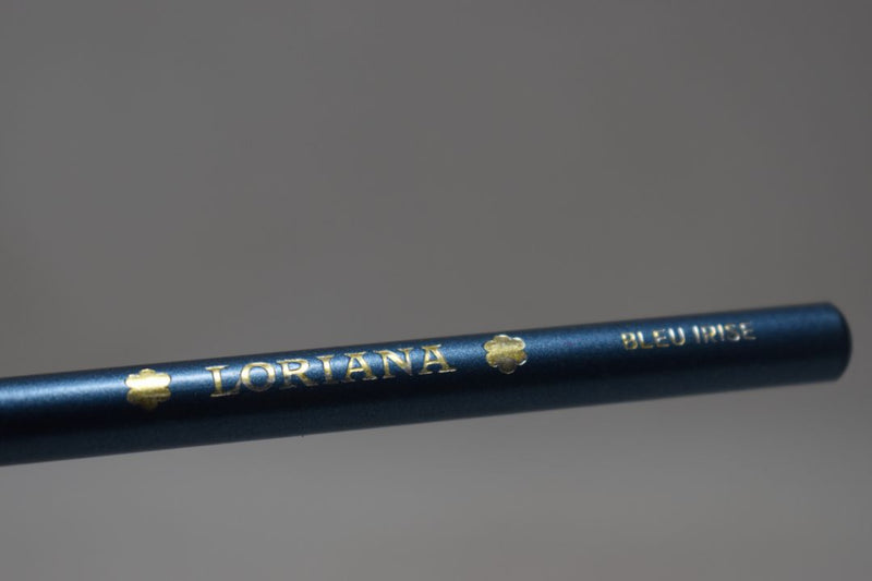 LORIANA BY PENCOS ITALY COSMETIC EYE- KOHL (KAJAL)-LIP LINERS / Μολύβι Όλα Μέσα, Απαλό και Λείο (Kajal) για τα Μάτια, για τα Φρύδια, και για τα Χείλια, σε Απόχρωση (BLEU IRISE - Μπλε Ιριδίζον).