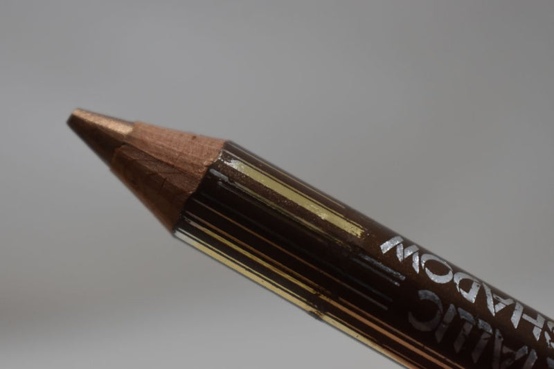 LADY MANHATTAN COSMETICS BIG METALIC SHADOW WATERPROOF / Μολύβι Χονδρό, Διπλής Δράσης,  Ματιών και Σκιάς ταυτόχρονα, Αδιάβροχο, σε Απόχρωση (No 54 - Καφέ Μεταλλικό).