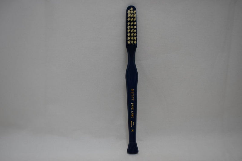 KENT OF LONDON ORIGINAL TOOTHBRUSH (MEDIUM) CURVED TUFT REAL BRISTLE COLOR BLUE (VERSION 1977) / ΟΔΟΝΤΟΒΟΥΡΤΣΑ ΜΕ ΚΑΜΠΥΛΕΣ ΚΑΙ ΑΥΘΕΝΤΙΚΕΣ ΤΡΙΧΕΣ (ΜΕΣΑΙΑΣ ΣΚΛΗΡΟΤΗΤΑΣ) ΧΡΩΜΑΤΟΣ ΜΠΛΕ.