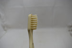 KENT OF LONDON ORIGINAL TOOTHBRUSH (MEDIUM) STRAIGHT TUFT REAL BRISTLE WHITE COLOR (VERSION 1977) / ΟΔΟΝΤΟΒΟΥΡΤΣΑ ΜΕ ΙΣΙΕΣ ΚΑΙ ΑΥΘΕΝΤΙΚΕΣ ΤΡΙΧΕΣ (ΜΕΣΑΙΑΣ ΣΚΛΗΡΟΤΗΤΑΣ) ΧΡΩΜΑΤΟΣ  ΛΕΥΚΟΥ.