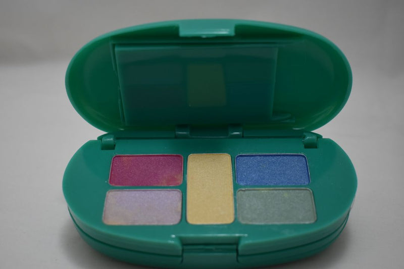 GARANTI SET / KIT MAKE-UP (322) 5 EYE SHADOWS + 3 BLUSHES + 5 LIP- GLOSS + 1 DELUXE EYE PENCIL COLOR BLACK / Σετ Μακιγιάζ 5 (Σκιές Ματιών) + 3 (Ρουζ) + 5 (Γυαλιστικό για τα Χείλη) + 1 Μολύβι Ματιών Χρώματος Μαύρου Πολυτελείας NET WT 22.50 gr.