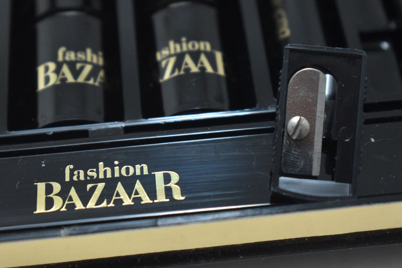 FASHION BAZAAR MELODY KIT MAKE-UP (1403-02) 32 EYE SHADOW + 3 BLUSH + 1 INDIAN EART + 1 TRANSPARENT COMPACT POWDER + 4 LIPS POWDER + 1 KAJAL BLACK PENCIL + 1 LIP PENCIL + PENCIL SHARPENER + 2 LIPSTICKS NET WT 31,18 g.