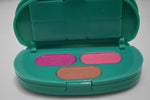 GARANTI SET / KIT MAKE-UP (322) 5 EYE SHADOWS + 3 BLUSHES + 5 LIP- GLOSS + 1 DELUXE EYE PENCIL COLOR BLACK / Σετ Μακιγιάζ 5 (Σκιές Ματιών) + 3 (Ρουζ) + 5 (Γυαλιστικό για τα Χείλη) + 1 Μολύβι Ματιών Χρώματος Μαύρου Πολυτελείας NET WT 22.50 gr.