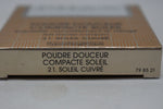 PHAS HYPOALLERGĖNIQUE POUDRE DOUCEUR COMPACTE SOLEIL / SOFT POWDER COMPACT - Συμπαγής μαλακή σκόνη, Φωτίζει φυσικά το πρόσωπο,  Υποαλλεργική, σε Απόχρωση ( SOLEIL CUIVRE - Σοκολατί του Ήλιου) 6 g.