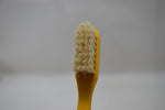 KENT OF LONDON ORIGINAL TOOTHBRUSH (SOFT) STRAIGHT TUFT PURE BRISTLE YELLOW COLOR (VERSION 1978) / ΟΔΟΝΤΟΒΟΥΡΤΣΑ ΜΕ ΙΣΙΕΣ ΚΑΙ ΑΥΘΕΝΤΙΚΕΣ ΤΡΙΧΕΣ (ΜΑΛΑΚΕΣ) ΧΡΩΜΑΤΟΣ  ΚΙΤΡΙΝΟΥ.