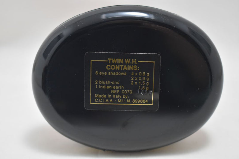 FASHION BAZAAR TWIN KIT MAKE-UP (0070) 6 EYE SHADOW SATIN + 2 BLUSH + 1 INDIAN EART / 6 ΣΚΙΕΣ ΜΑΤΙΩΝ 5 g + 2 ΡΟΥΖ 3 g + 1 ΠΟΥΔΡΑ ΙΝΔΙΚΗΣ ΓΗΣ 1,5 g.