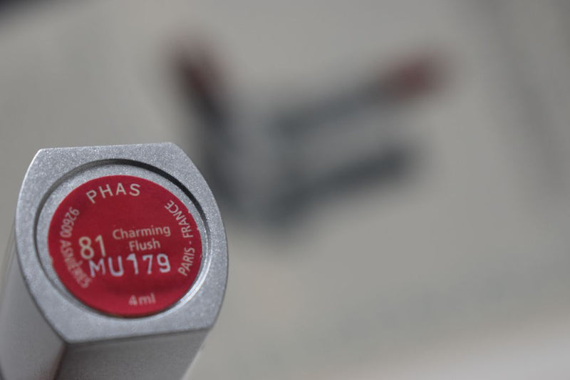PHAS HYPOALLERGĖNIQUE ROUGE INTENSE - LIP COMFORT (81 - CHARMING FLUSH) / Κραγιόν έντονο, σε Απόχρωση (81 - Γοητευτικό Κόκκινο), με Άνεση μεγάλης Διάρκειας στα Χείλη, 4 ml.