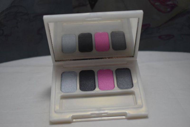 SEVENTEEN 17 COSMETICS CAKE EYESHADOW SUPER IRIDESCENT (PALETTE No 57 -  SMOKY) / Συμπαγής Τετραπλή Σκιά Ματιών, Σούπερ Ιριδίζουσα -  (COLLECTION 57) -  Σε Απόχρωση (Γκρι Ανοικτό - Γκρι Μολυβί - Ροζ - Γκρι Μεταλλικό) 8 g.