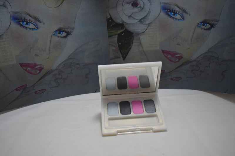 SEVENTEEN 17 COSMETICS CAKE EYESHADOW SUPER IRIDESCENT (PALETTE No 57 -  SMOKY) / Συμπαγής Τετραπλή Σκιά Ματιών, Σούπερ Ιριδίζουσα -  (COLLECTION 57) -  Σε Απόχρωση (Γκρι Ανοικτό - Γκρι Μολυβί - Ροζ - Γκρι Μεταλλικό) 8 g.