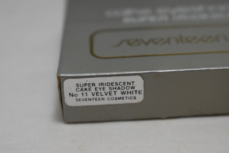 SEVENTEEN 17 COSMETICS CAKE EYESHADOW SUPER IRIDESCENT (No 11 - VELVET WHITE) / Συμπαγής  Σκιά Ματιών, Σούπερ Ιριδίζουσα -  (COLLECTION 11) -  Σε Απόχρωση (Απαλό Λευκό) 4 g.
