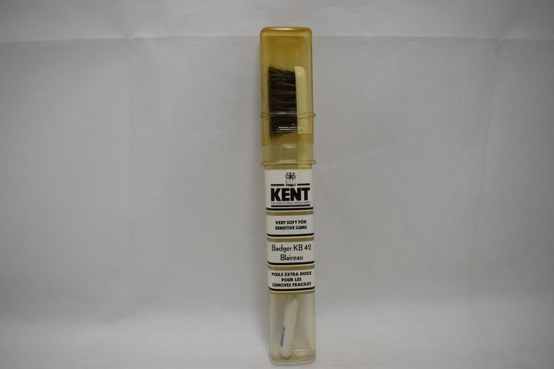 KENT OF LONDON TOOTHBRUSH ORIGINAL Badger KB 42 VERY SOFT FOR SENSITIVE GUMS STRAIGHT  TUFT WHITE COLOR (VERSION 1976) / ΟΔΟΝΤΟΒΟΥΡΤΣΑ ΠΟΛΥ ΜΑΛΑΚΗ ΓΙΑ ΕΥΑΙΣΘΗΤΑ ΟΥΛΑ ΜΕ ΙΣΙΕΣ ΤΡΙΧΕΣ ΑΥΘΕΝΤΙΚΟΥ ΑΣΒΟΥ ΧΡΩΜΑΤΟΣ ΛΕΥΚΟΥ.