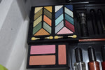 FASHION BAZAAR SYMPHONY KIT MAKE-UP (1404-01) 36 EYE SHADOW+3 BLUSH+2 INDIAN EART+1 TRANSPARENT COMPACT POWDER+1 SKIN COVER+3 LIPS POWDER+1 KAJAL BLACK PENCIL+1 LIP PENCIL+PENCIL SHARPENER+3 LIPSTICKS+3 NAIL-ENAMELS+SLIDE KIT (0035) NET WT 63,8 g.