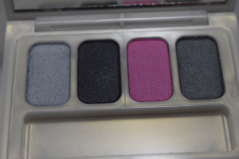 SEVENTEEN 17 COSMETICS CAKE EYESHADOW SUPER IRIDESCENT (PALETTE No 57 -  SMOKY) / Συμπαγής Τετραπλή Σκιά Ματιών, Σούπερ Ιριδίζουσα -  (COLLECTION 57) -  Σε Απόχρωση (Γκρι Ανοικτό - Γκρι Μολυβί - Ροζ - Γκρι Μεταλλικό) 8 g.