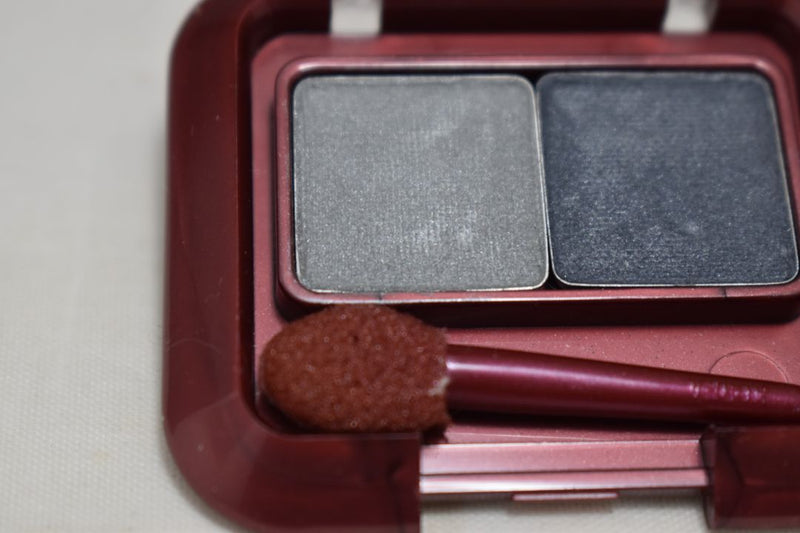 CONSTANCE CARROLL DUO EYE SHADOW / DUO OMBRE À PAUPIÈRES / ΔΙΠΛΗ ΣΚΙΑ ΜΑΤΙΩΝ - (COLLECTION 12) - Σε Απόχρωση (Γκρι Ανοικτό - Γκρι Σκούρο) 2 g.