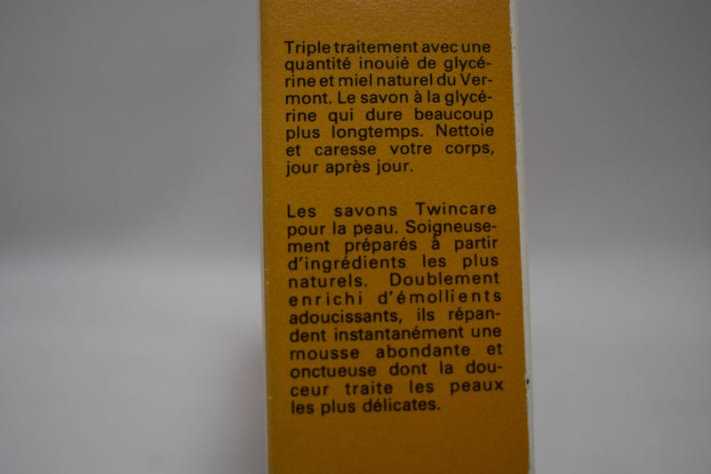 TWINCARE SOAP GLYCERINE AND HONEY FOR SKIN CARE CLEANSES MOISTURIZES NATURALLY (VERSION 1981) / Σαπούνι με Γλυκερίνη και Μέλι για την Περιποίηση του Δέρματος Καθαρίζει και Ενυδατώνει Φυσικά 100 g 3.5 OZ.